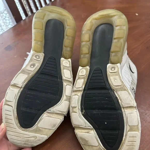 Nike shoes - Picture 8 of 10